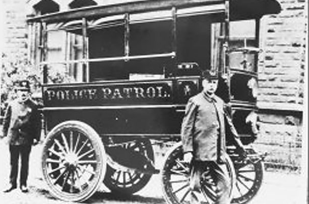 警用車(chē)發(fā)展趨勢(shì)---低碳環(huán)保警用電動(dòng)汽車(chē)